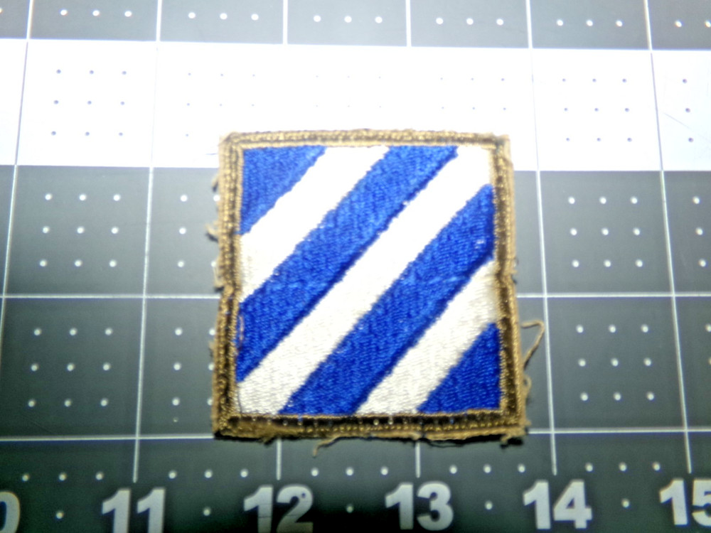 ORIGINAL 3RD INF DIV PATCH- WITH DARK GREEN BORDER