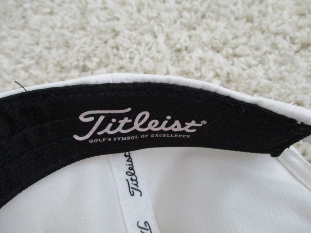 Titleist Golf Hat Adults Cap Red Writing Adjustable Strapback Spell Out Bear Cal