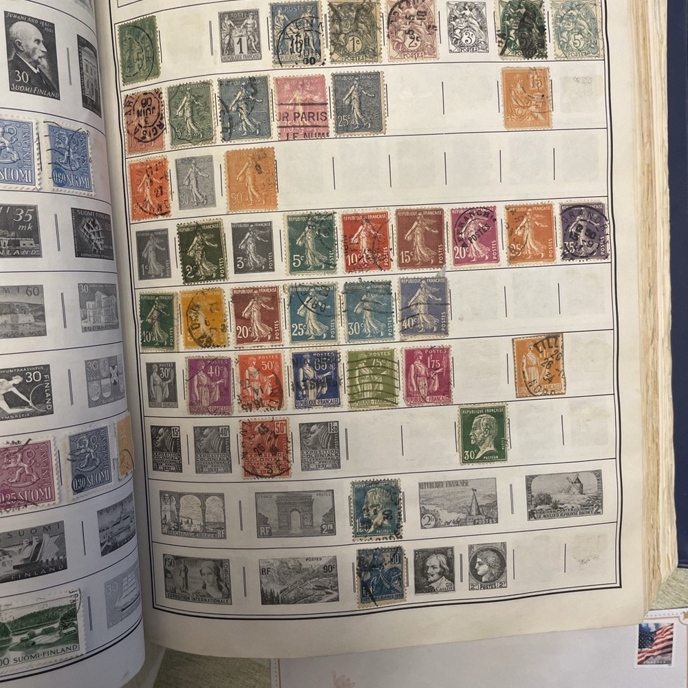 2 Harris Statesman Deluxe Worldwide Albums 2000+ Stamps to 1965 & 76 In 1 Binder