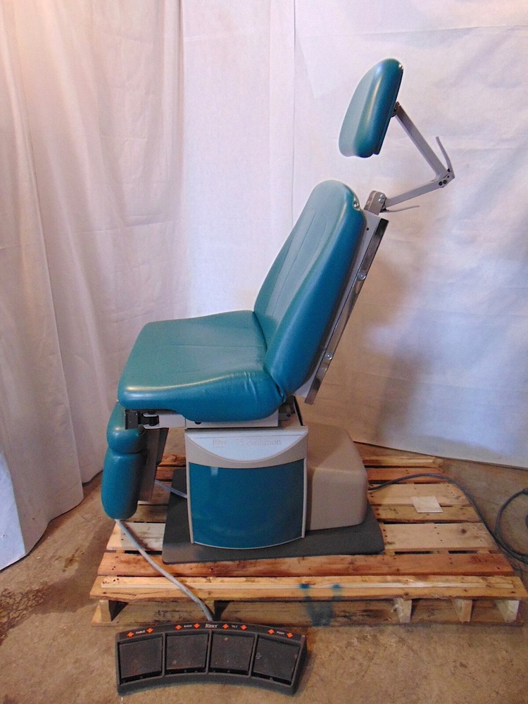 Midmark 319 75 Evolution Examination Procedure Chair & Foot Control S6321x