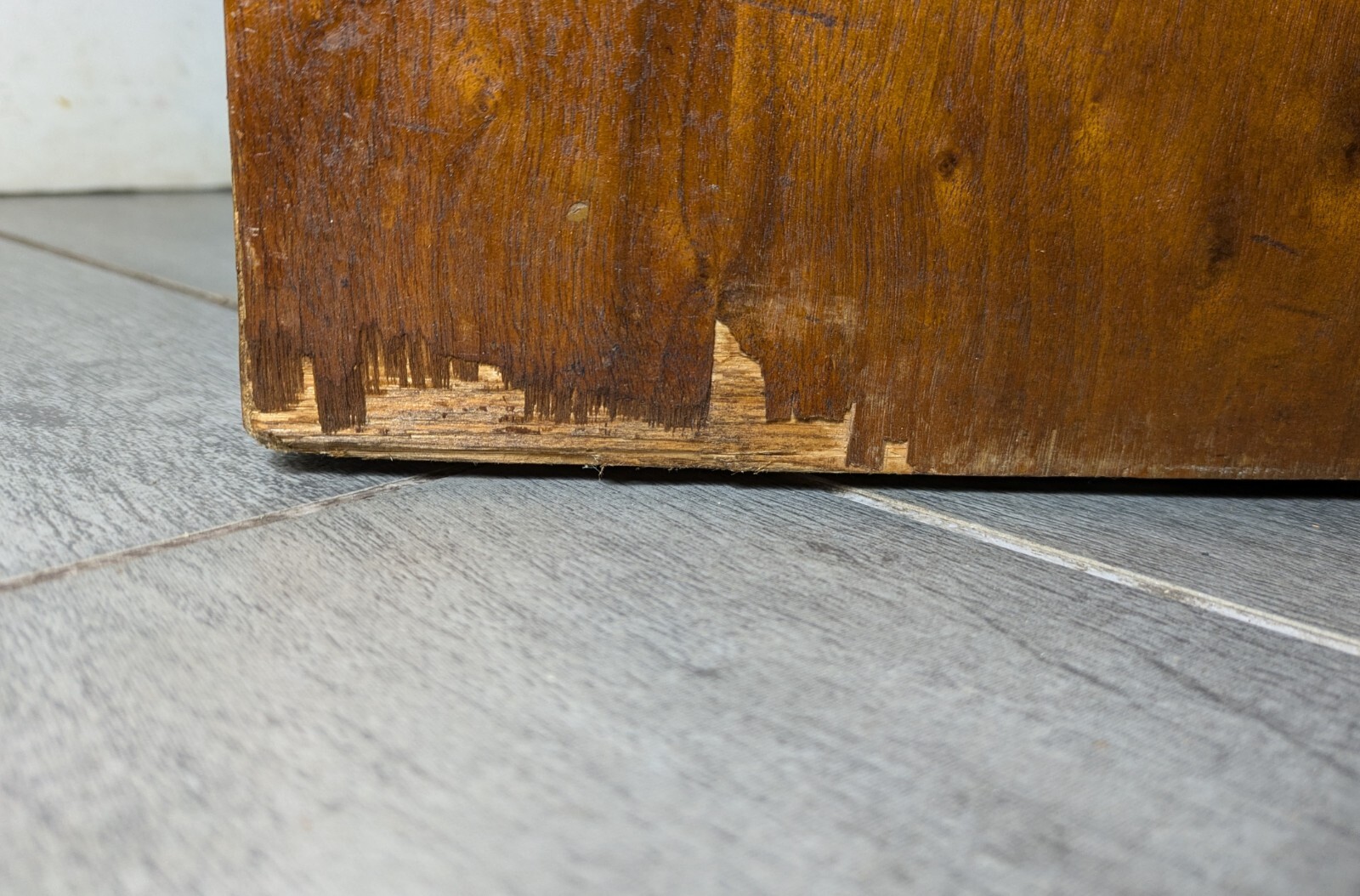 Vintage Art Deco English Regency Flip Top Cellarette Liquor Bar Rolling Cabinet