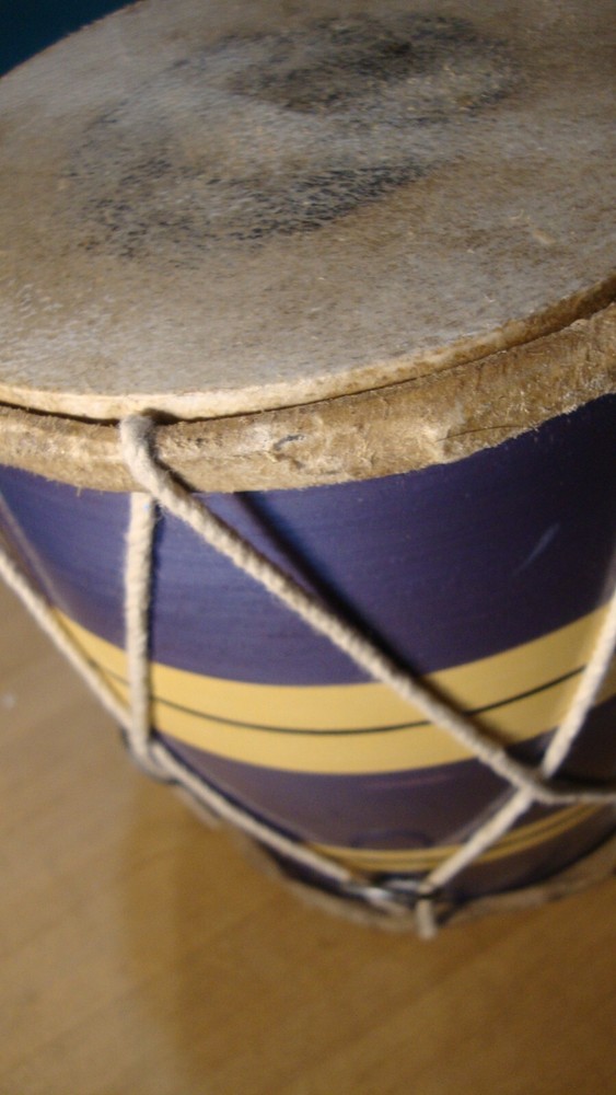 lot of 2 two sided drums