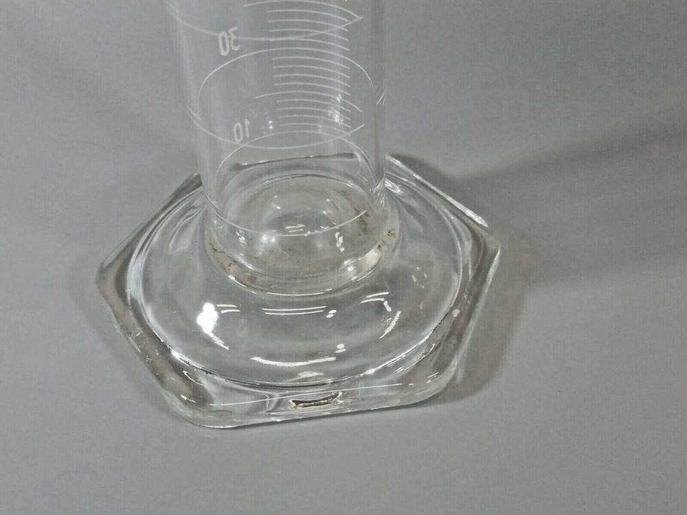 Pyrex 250 ml Graduated Cylinder Hex Base No. 3022 TC 20 C
