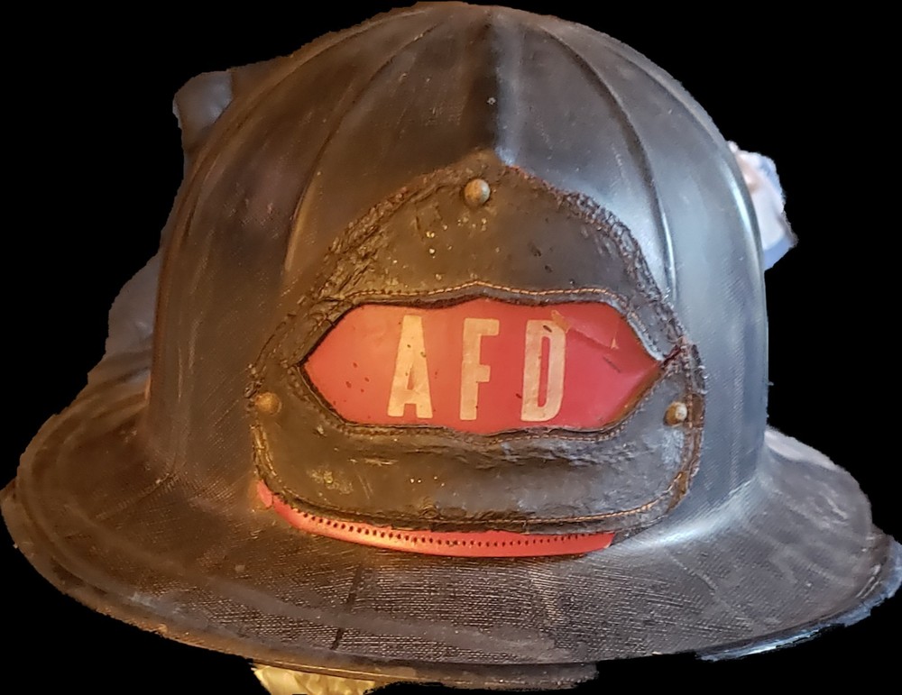 ANTIQUE Cairnes FIREMAN HELMET
