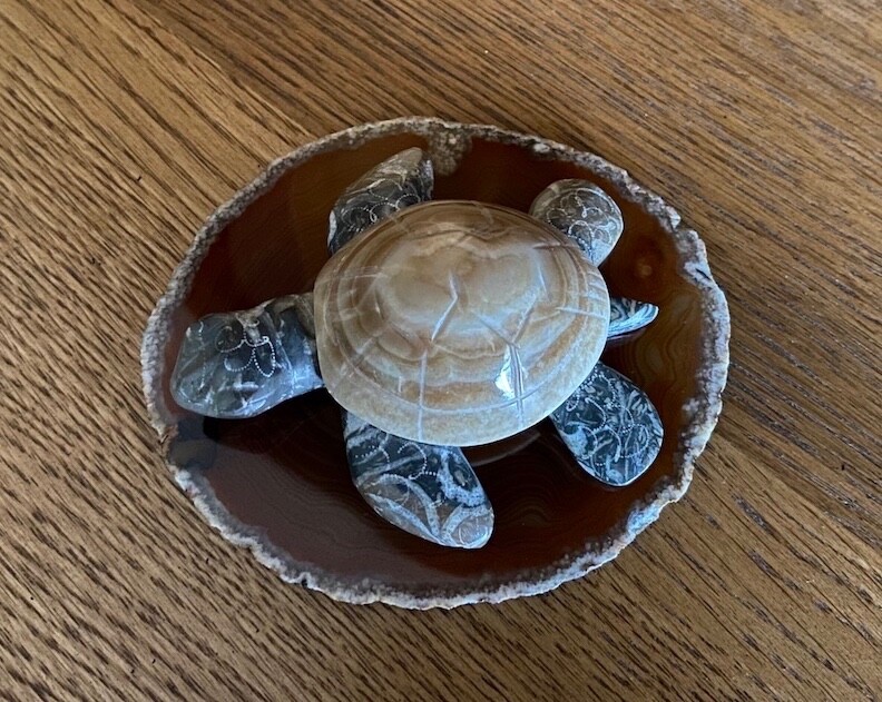 Stone Turtle Figurine on Agate Slice (#A)