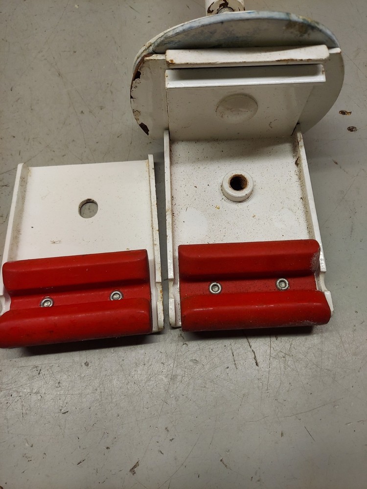 Blackburn Bike Work Bench Self Centering Jaws