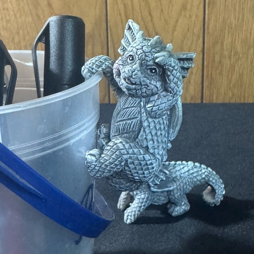 Gray Dragon Figurines Set for Small Plants / Edges