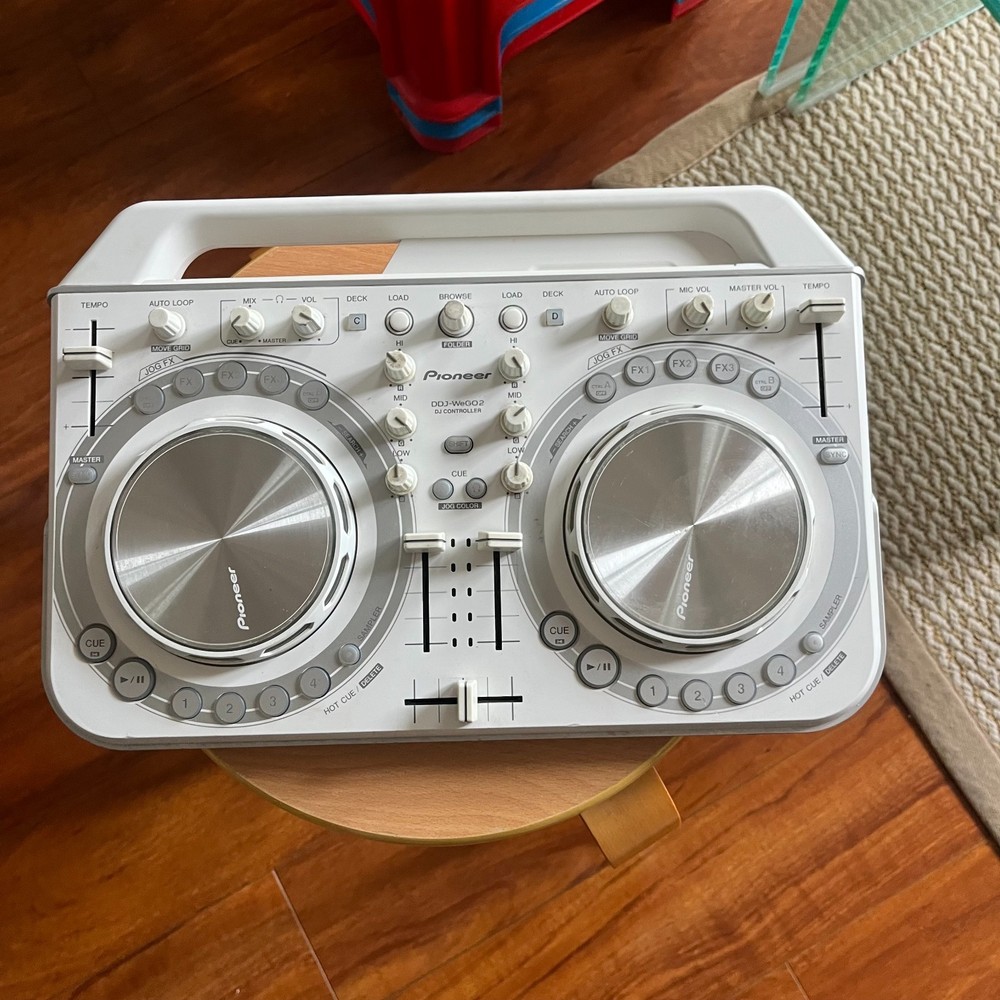 Pioneer DDJ - WeGo2-w DJ Controller (White)