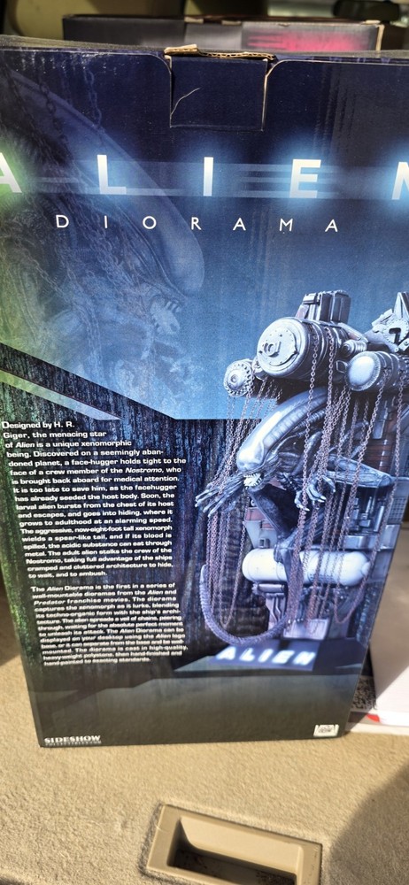Sideshow Collectables Alien Diorama Statue Xenomorph