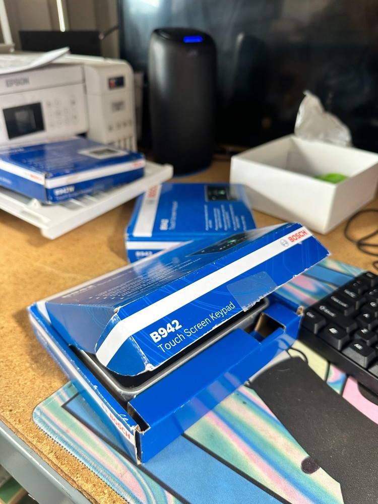 Bosch B942 Touch Screen Keypad - Black