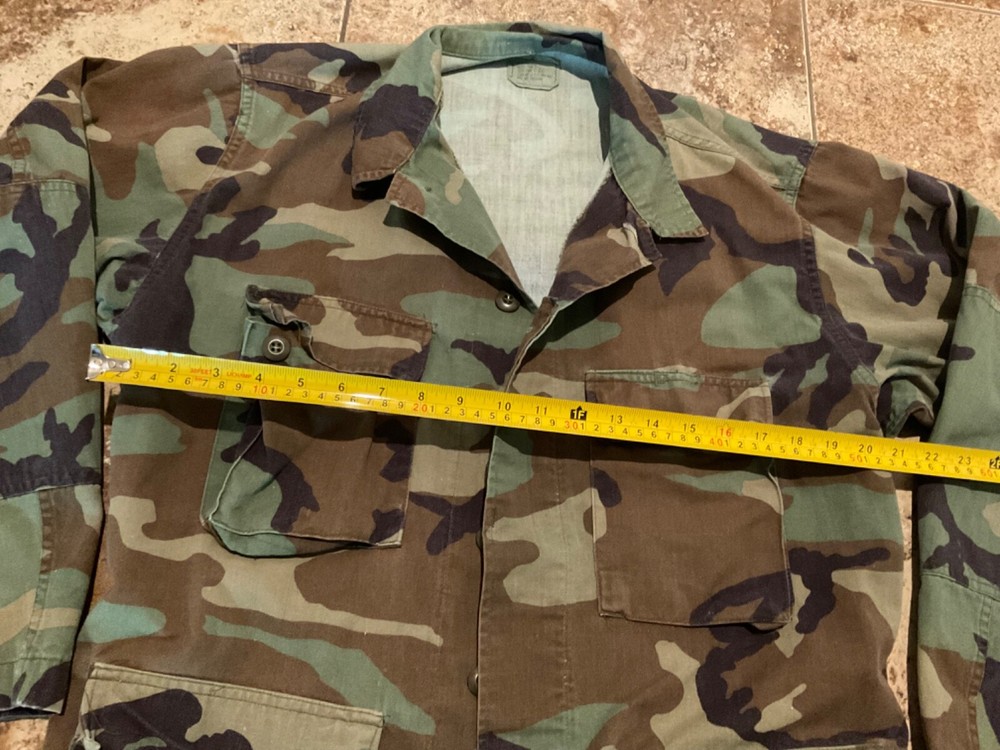 VINTAGE RAMBO COMBAT JACKET JUNGLE CAMO ( MEDIUM REGULAR ) AS IS