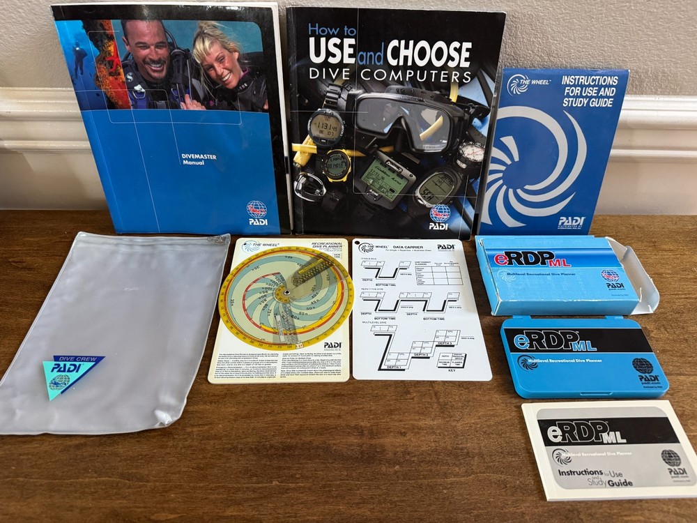 PADI DIVE COMPUTER & DIVEMASTER BOOKS & EDRPML ELECTRONIC SCUBA DIVING COMPUTER