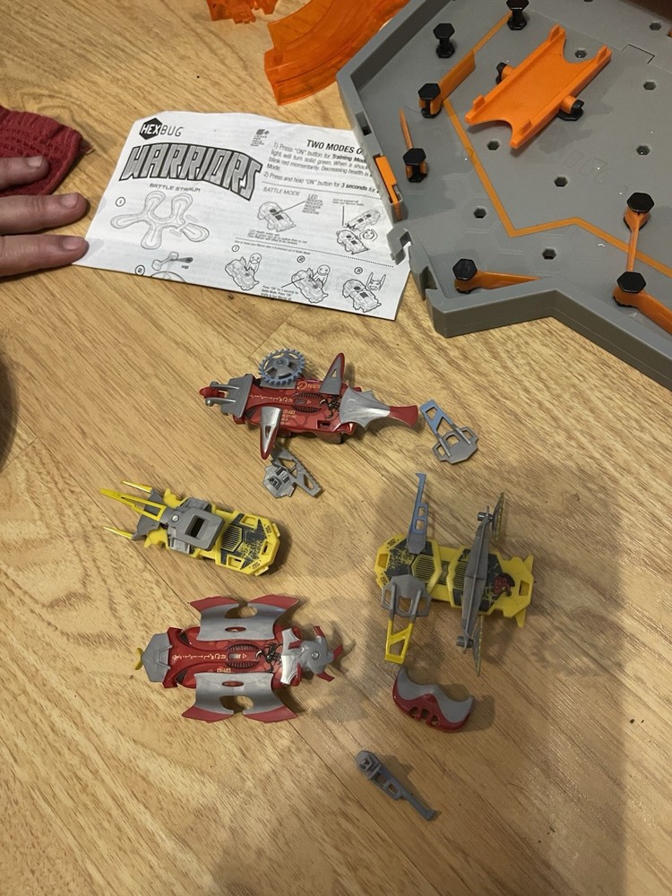 Hexbug Lot Nano hive portable play set 11 bugs