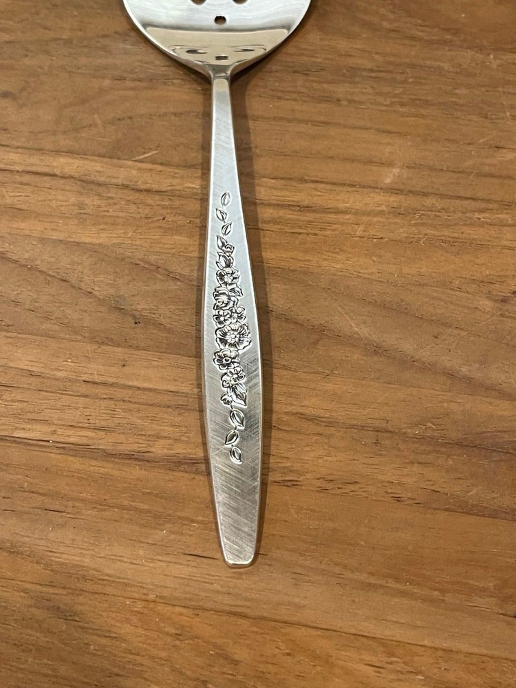 International Deep Silver LAUREL MIST pie server