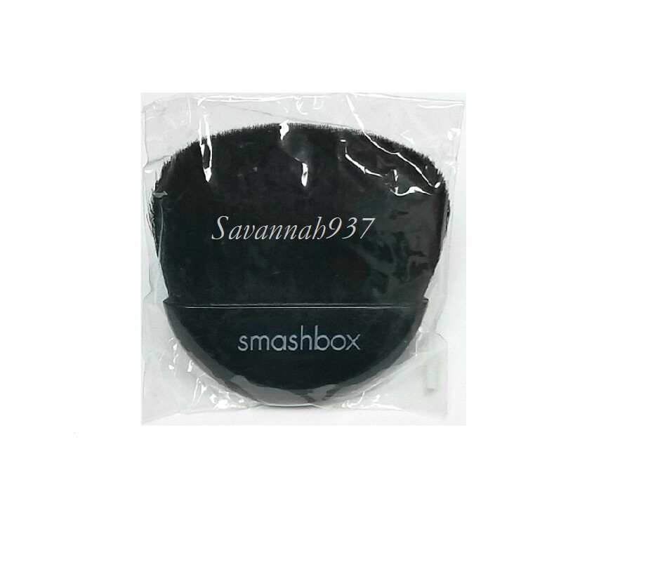 Smashbox Compact Foundation Brush for Camera Ready Foundation - New