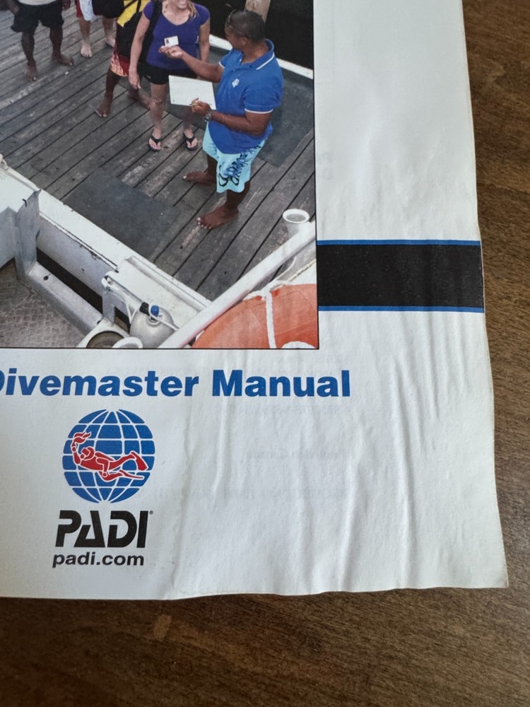 PADI DIVE COMPUTER & DIVEMASTER BOOKS & EDRPML ELECTRONIC SCUBA DIVING COMPUTER