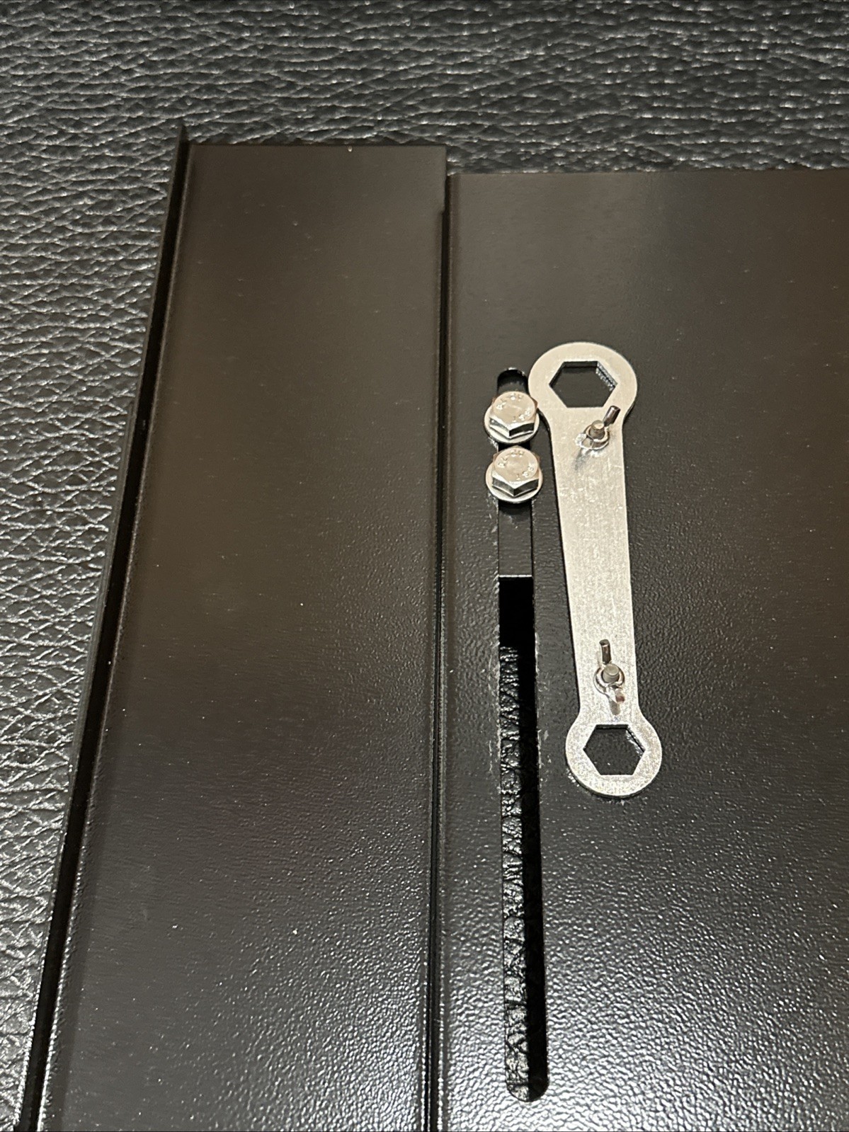 Odyssey LUNIPLATE Adjustable Universal Plate for L-Evation DJ Laptop Stand Heavy