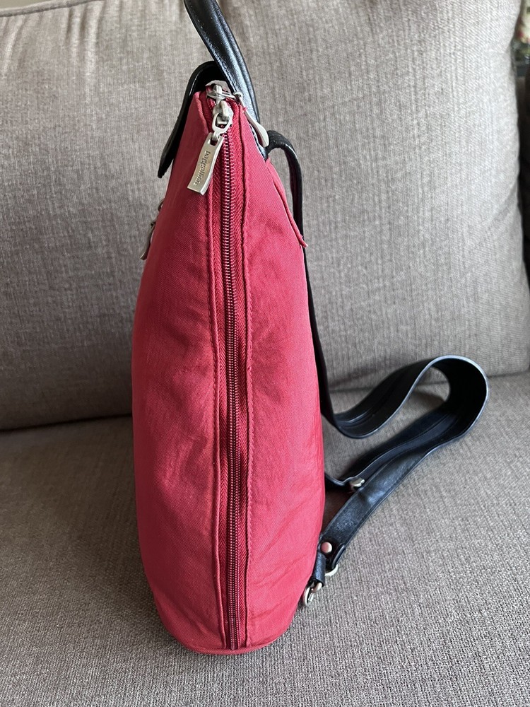 Baggallini Metro Convertible Backpack Nylon Rusty Red. Clean Inside/out