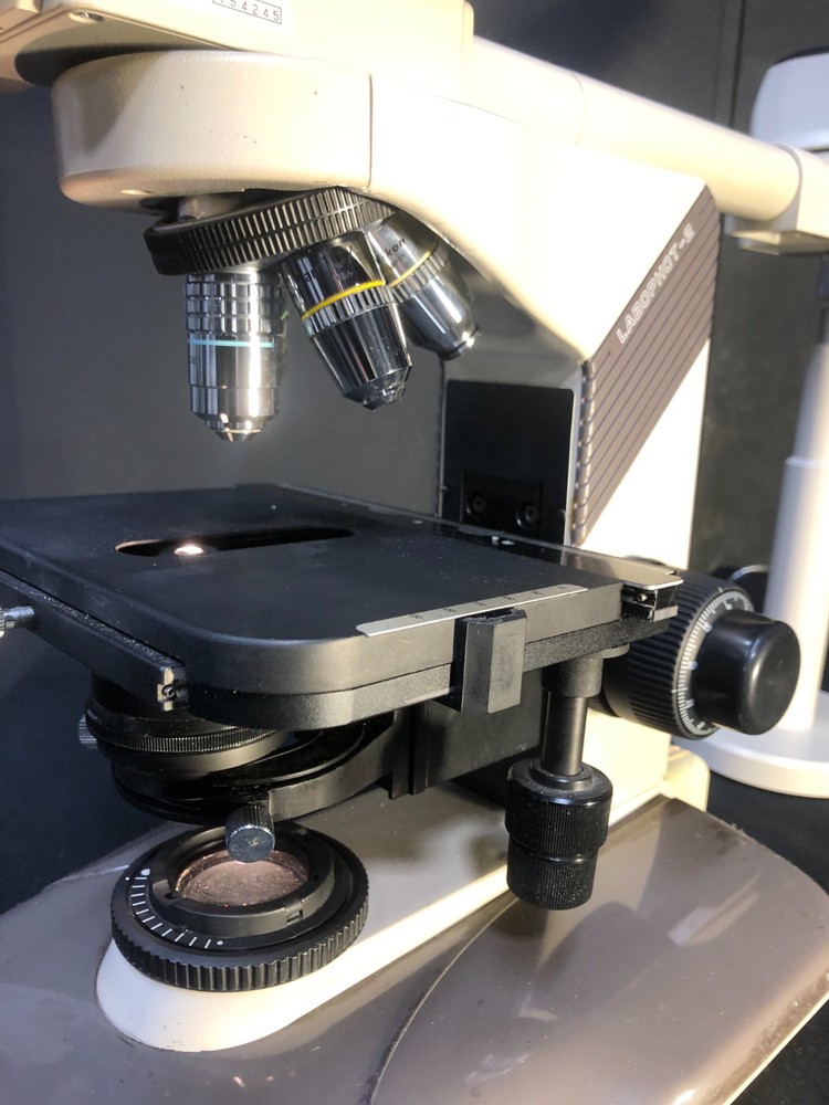 Nikon Labophot 2 Microscope Dual Viewing Heads with 5 Objectives