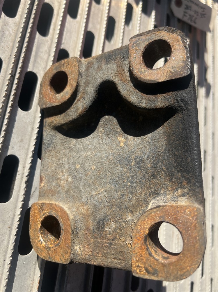 8074809 VOLVO VED12 ENGINE MOUNT ENGINE REAR