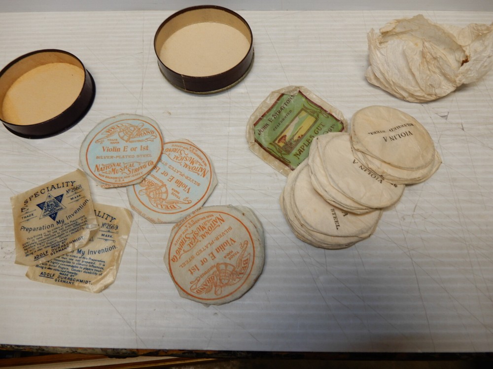 ANTIQUE NOS BELL BRAND VIOLIN STRINGS