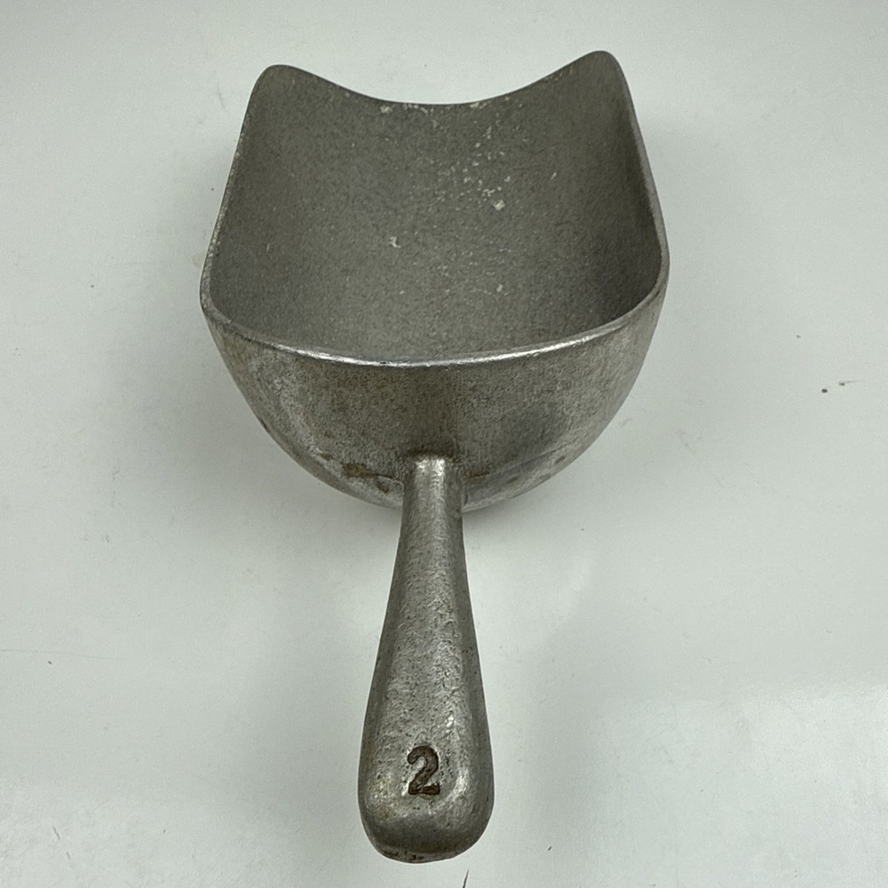 Aluminum scoops