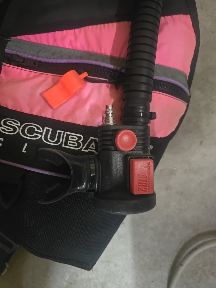 Scuba Pro Classic BCD With Air 2 Diving Bouyancy Control