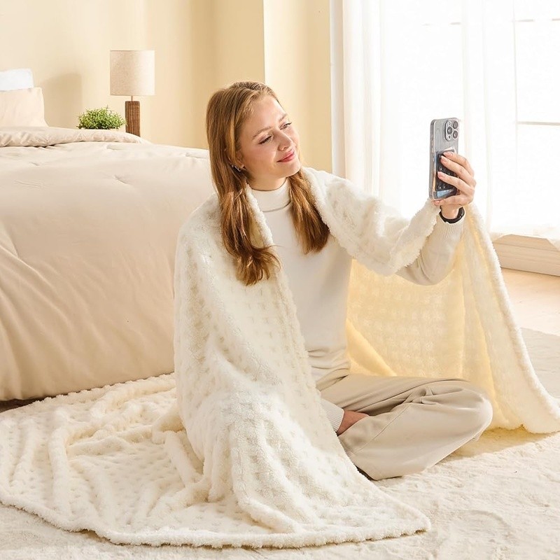 Soft Reversible Flannel Fleece Throw Blanket Lightweight Durable Warm Microfiber