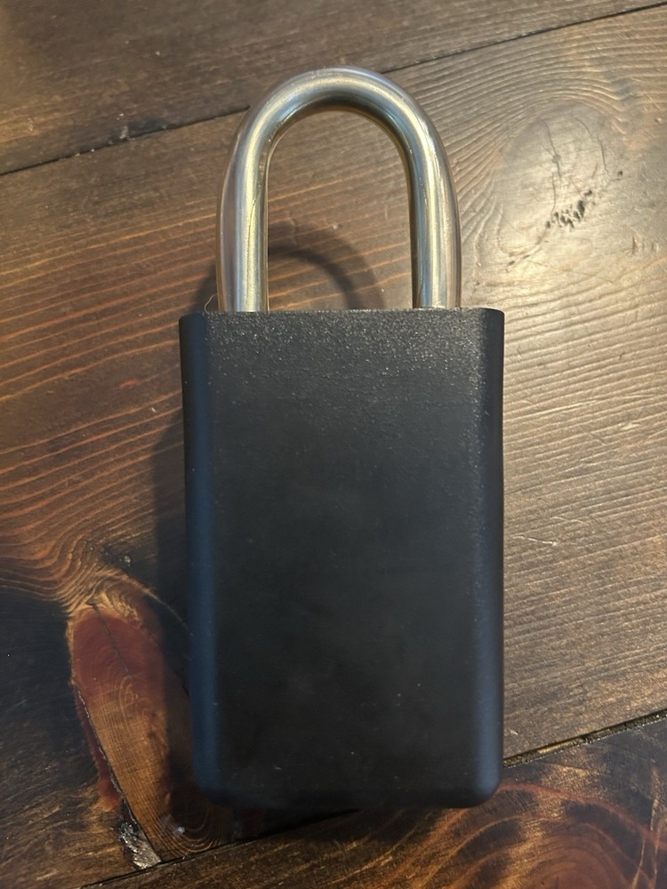 Realtor Key Security Lockbox With 4 Number Resettable Combination