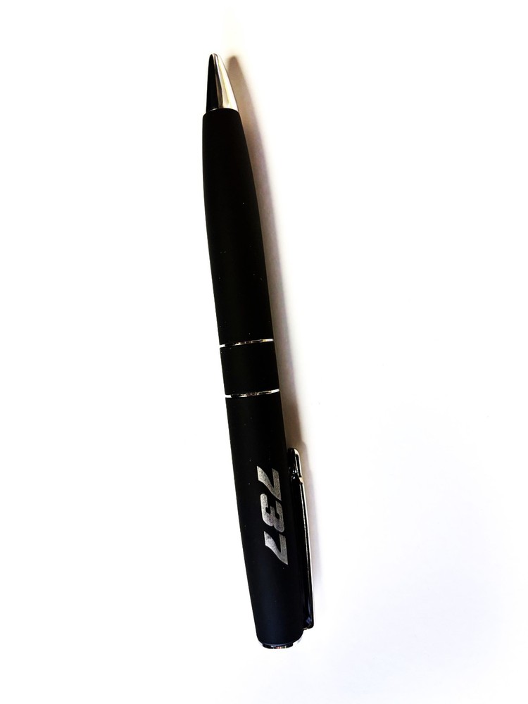 Boeing 737 pen