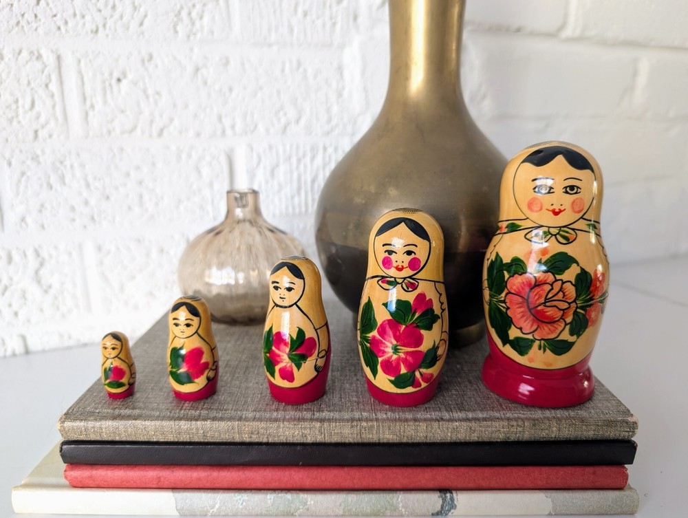 Vintage Nesting Dolls | Floral Matryoshka | Stacking Dolls