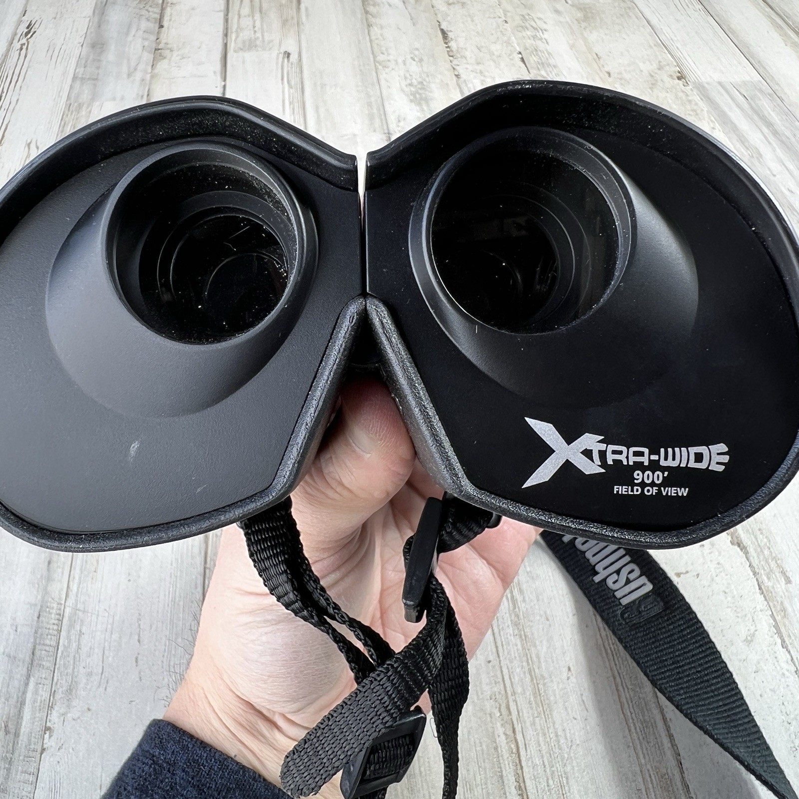 Bushnell Xtra-Wide 4x30 Spectator Sport Binoculars 900' Field of View