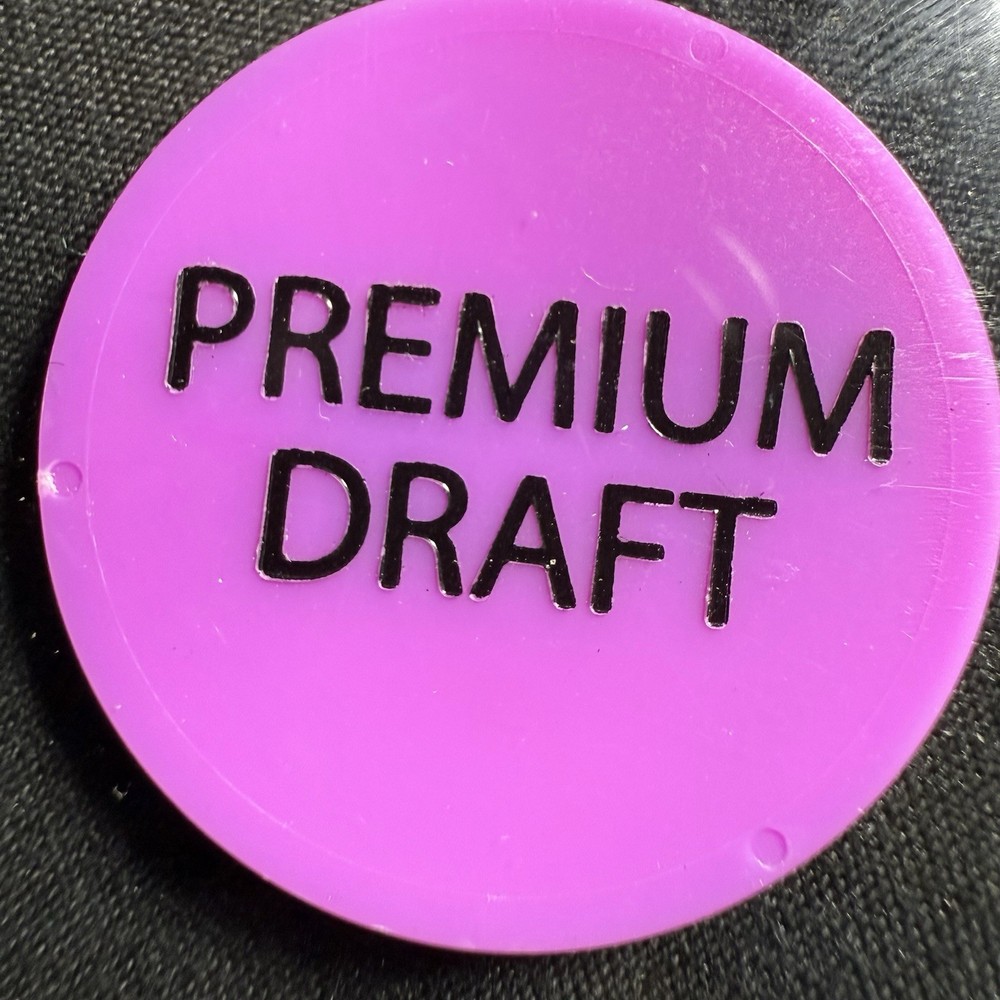 Paradise Pub. Monaca, PA. Premium Draft Token HS154
