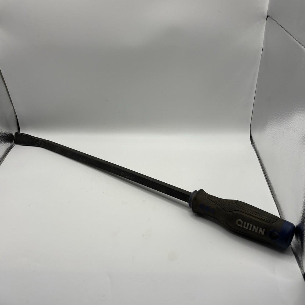 Quinn Angled Tip Pry Bar 18”
