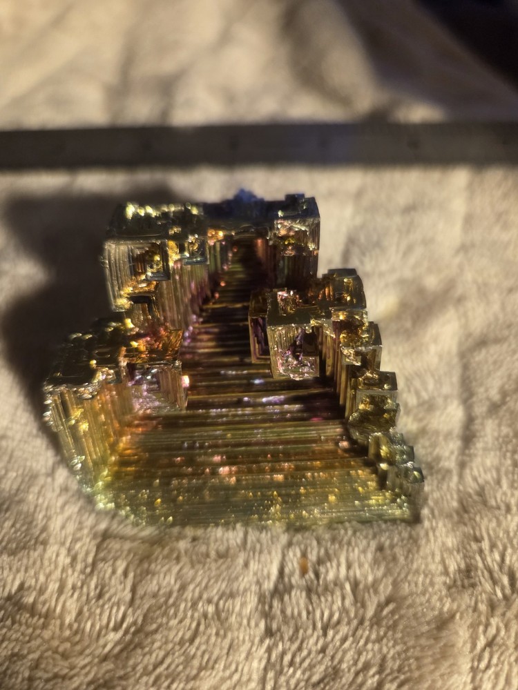 BEAUTIFUL BISMUTH SPECIMEN 144 GRAMS