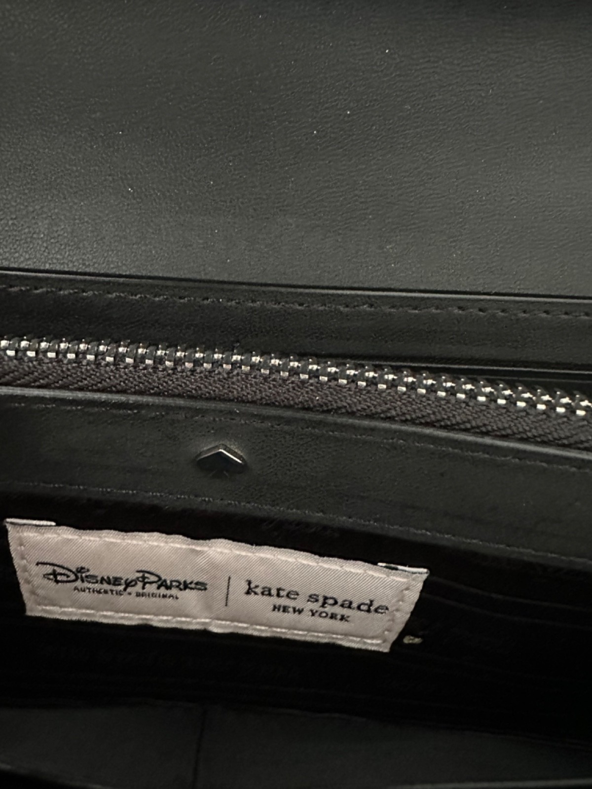 DISNEY KATE SPADE MINNIE CLUTCH BUCKLE WALLET PARK EXCL. NWT