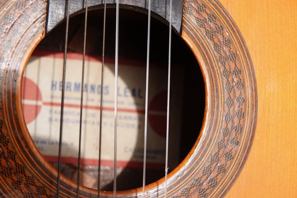 HERMANOS LEAL CLASSICAL GUITAR