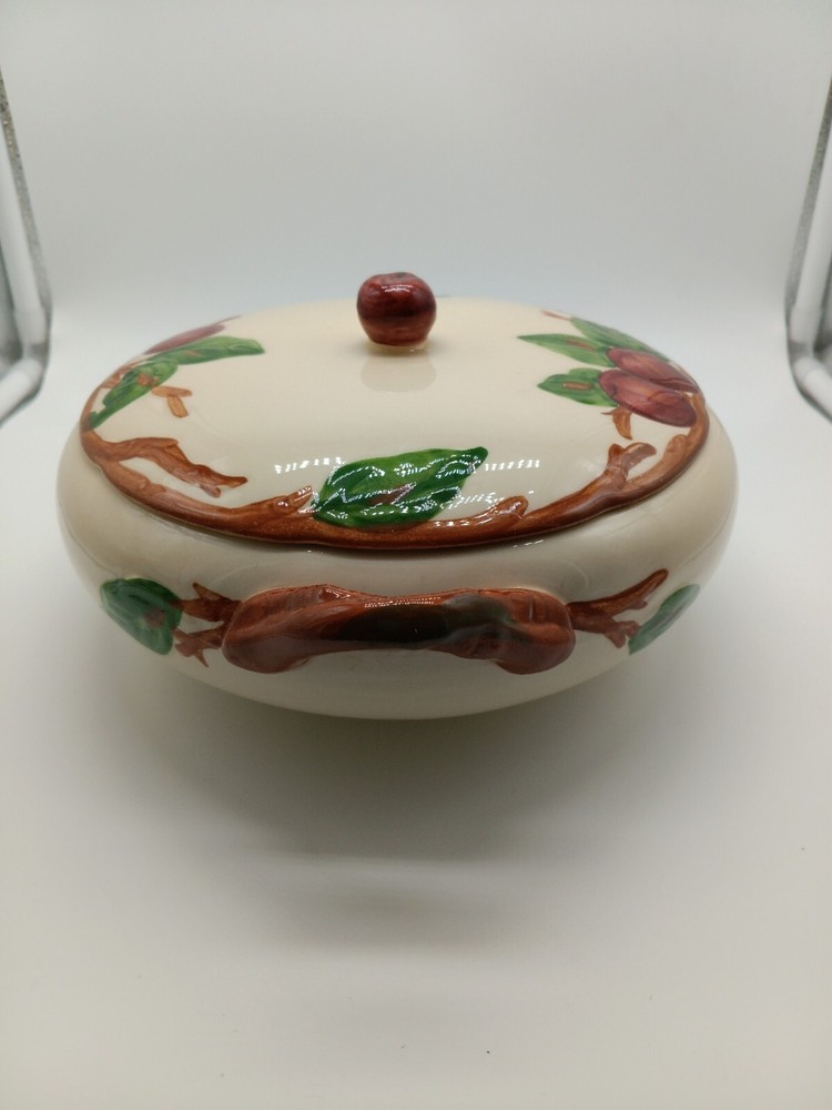 Califorinia Pottery Franciscan Apple Round Vegtable Ðish