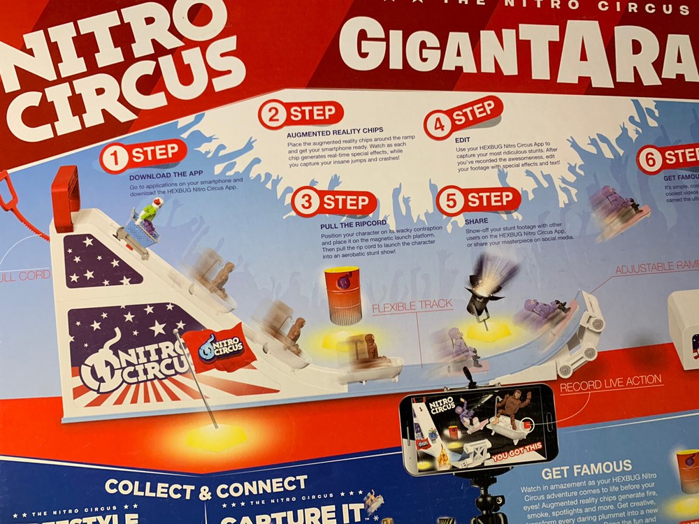 Hexbug The Circus Gigantaramp With 3 Charactors