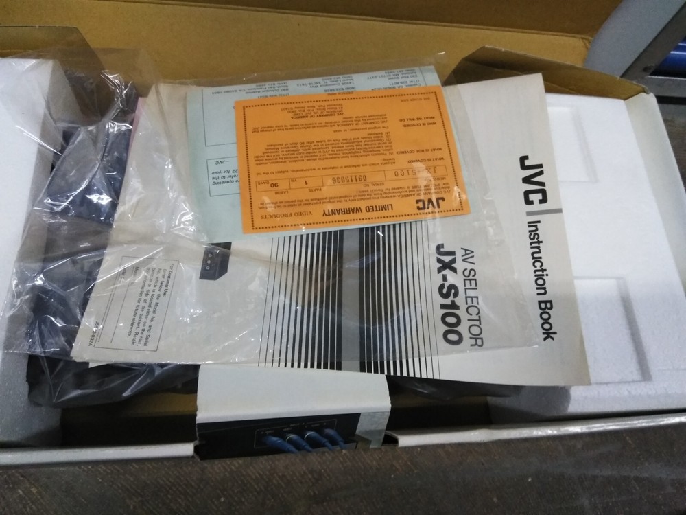 JVC JX-S100 4 Input 2 Output Passive A/V Selector (Composite & S-Video + Audio)