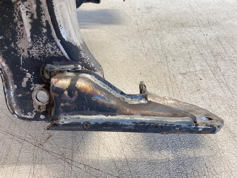 2007 GMC Sierra K1500 Classic Front Differential Frame Mount 4x4 Drivers Side