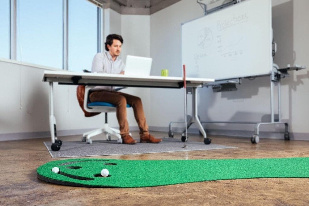 Practice Putting Mat with 3 Cups, 3' x 9'