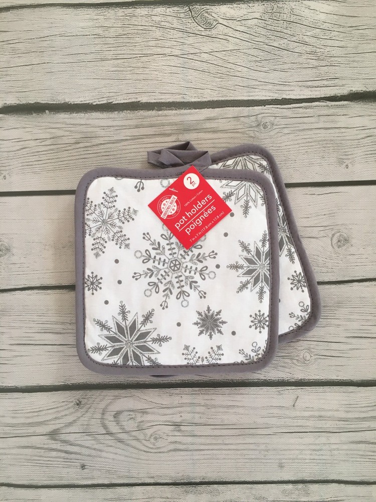 Silver Snowflake Kitchen Linen set