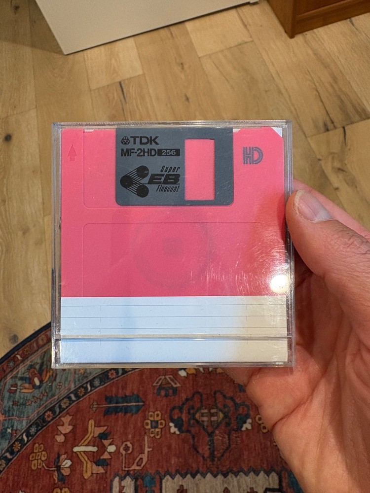 MF-2HD 256 MICRO FLOPPY DISK Diskettes New Never Used, Individual Plastic Cases