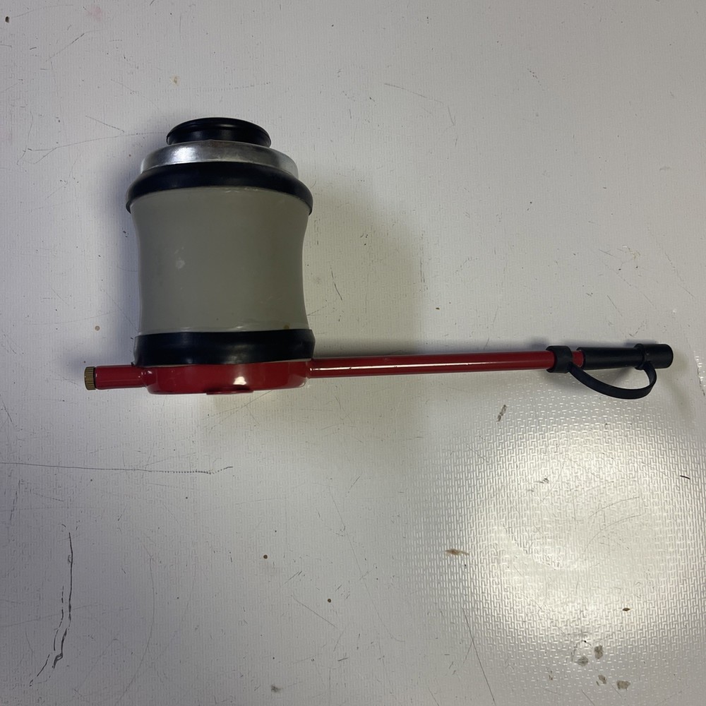 JT Eaton Red Pest Duster