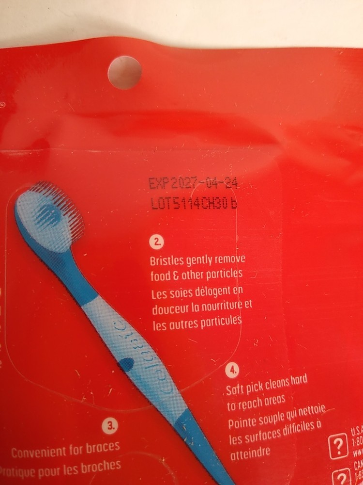 3x Colgate Max Fresh Wisp Disposable Mini Toothbrushes Peppermint - 24 Count