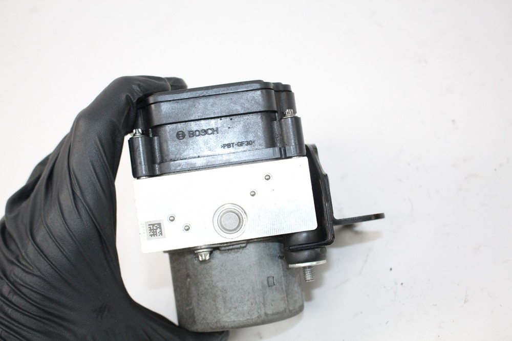 16 Kawasaki VN1700 Vaquero Abs Control Module Pump