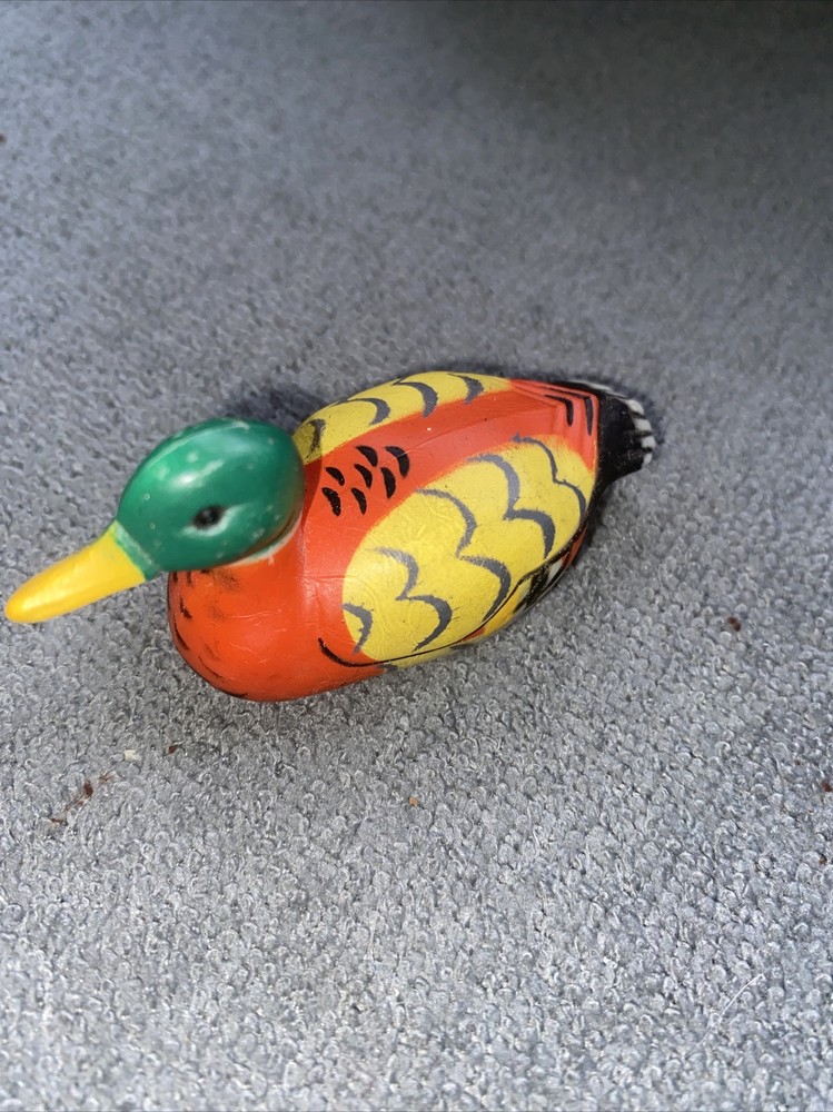 Vintage 3” Plastic Decoy Duck Pencil Sharpener ~ D1