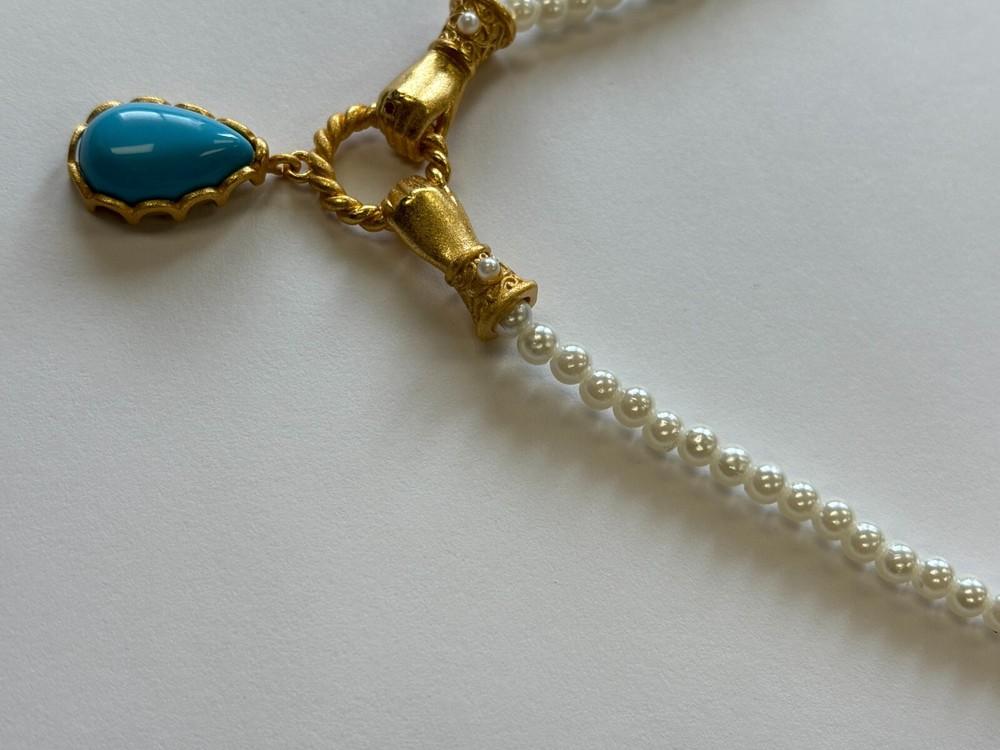 Hand Hold Loop Barbie Style Necklace
