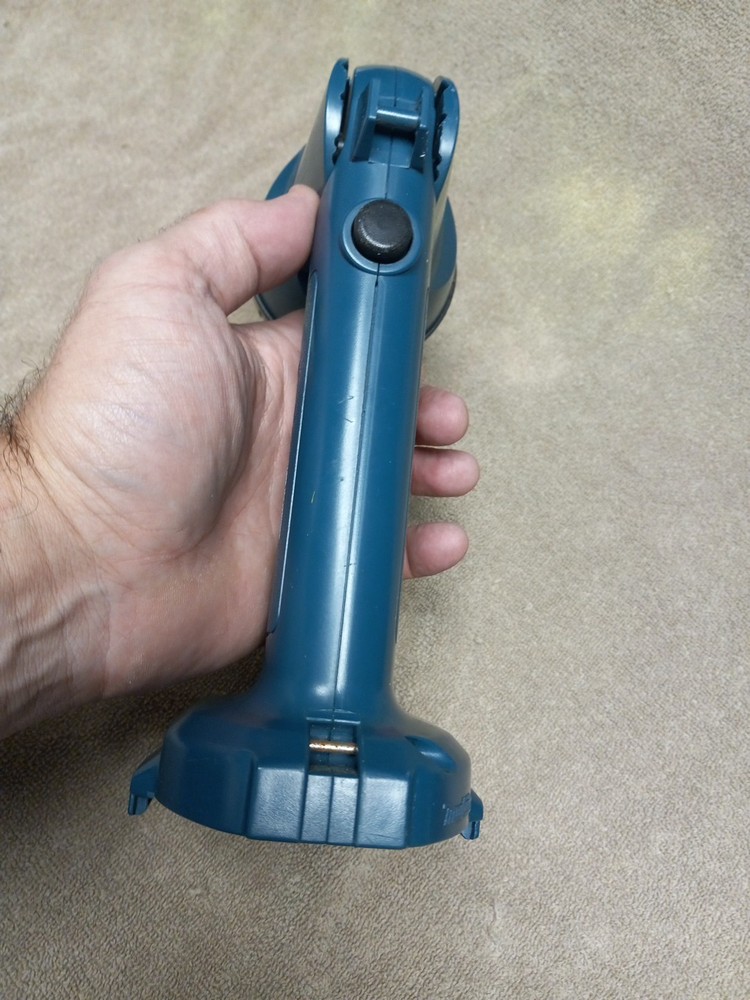 MAKITA 18V (ML180) CORDLESS WORK FLASHLIGHT - Bare Tool Only NO BATTERY